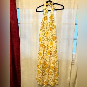 Floral Billabong maxi dress with open back, size small. New with tags (: